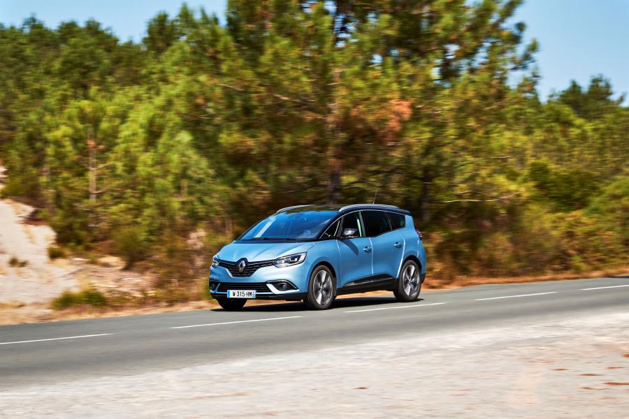  Renault Grand Scenic 2016 года  (фото 18 из 46)